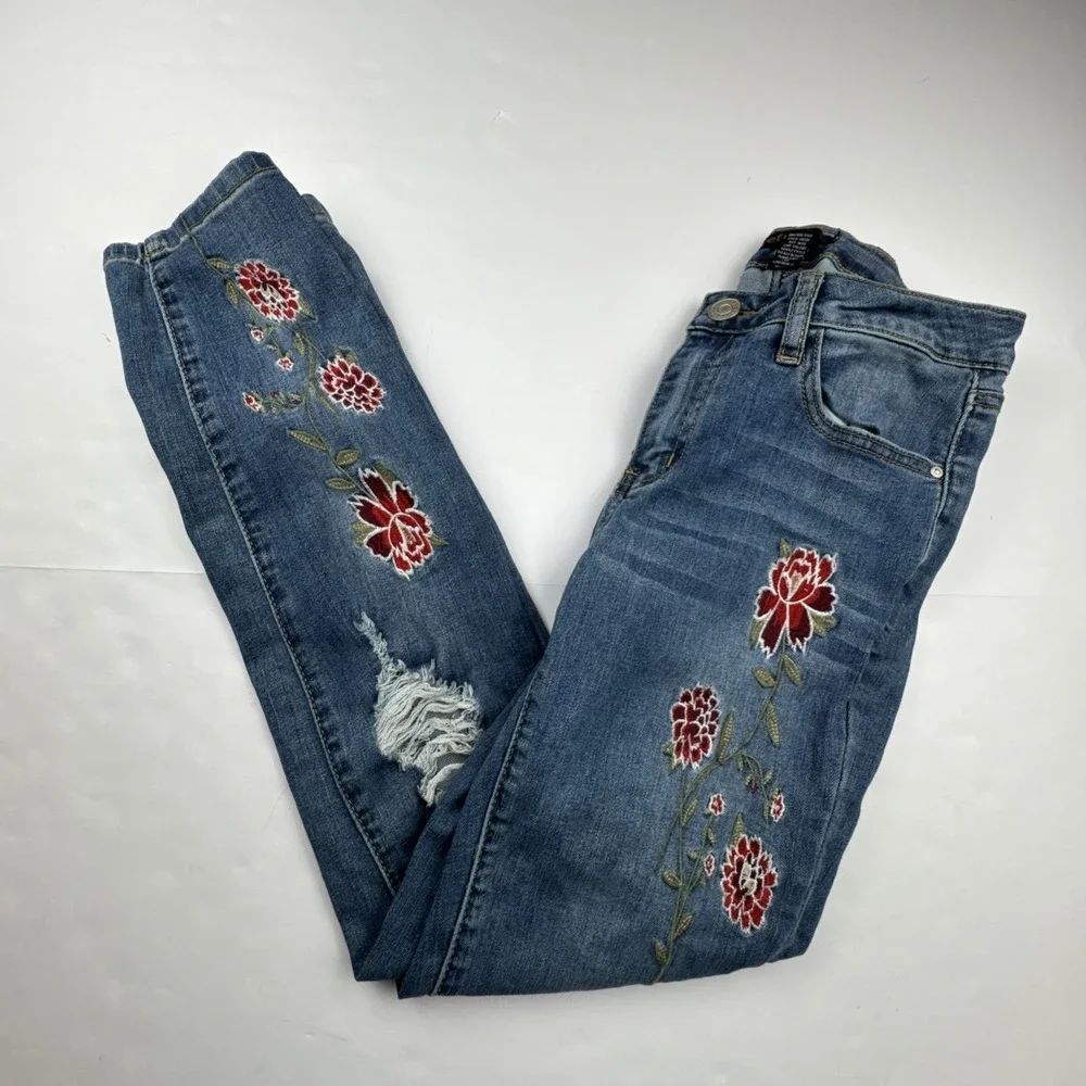 Refuge Women Skinny Jeans Size 2 Cotton Blend Floral Embroidered Distressed Boho